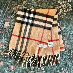 Burberry 100% Cashmere Classic Plaid Scarf